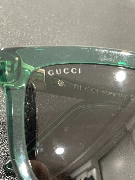Gucci (GG15025) Sunglasses Green Frame (JB1452)